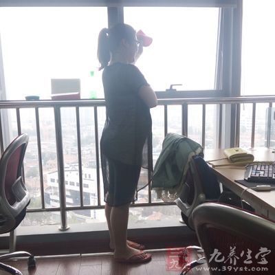 其实无论是想宝宝聪明还是健康，孕妇需要做到的是营养均衡