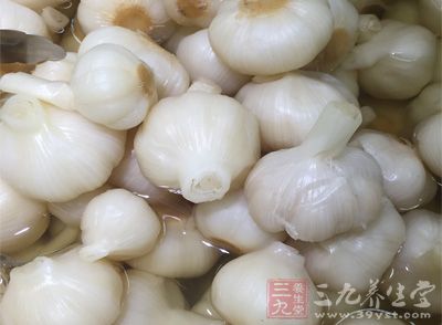 大蒜是我们日常生活中常见的调味品