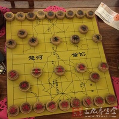 如散步、慢跑、打门球、下象棋、打太极拳等