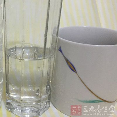 补充水分发热时，体内水分容易流失