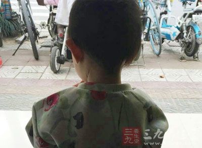 对于幼儿来说，零食的诱惑十分强烈