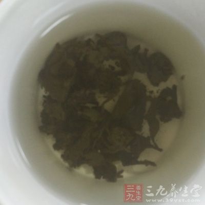 黑茶不會(huì)影響睡眠，茶中影響眨眼的物質(zhì)是咖啡堿