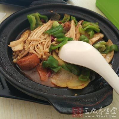 鸭类分为肉用鸭及蛋用鸭两种