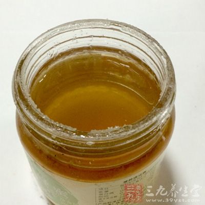 加入等量医用酒精和蜂蜜