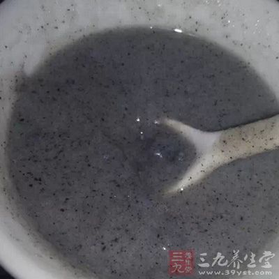 而黑芝麻潤燥的功效非常好