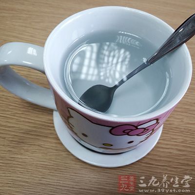 多喝水，保持水分充足可提神