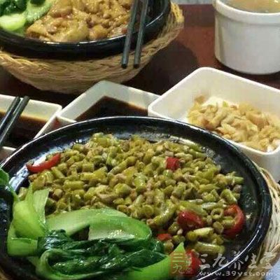 人体排尿高峰一般在进食后四至五小时 人体排尿高峰一般在进食后四至五小时