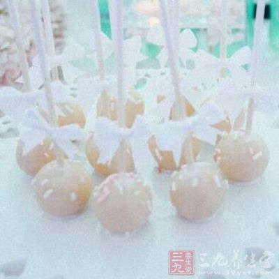 風(fēng)味獨(dú)特，但營養(yǎng)素含量很少，食品添加劑含量很多