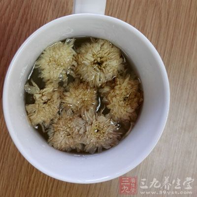 12点30分：午餐后1小时喝水，好是温白开水