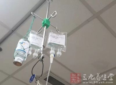 用1%的天名精子配5滴加入到25ml的生理食盐水中