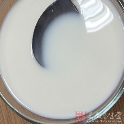 豆?jié){、豆腐、豆皮是我們在生活中經(jīng)常會吃到的豆制品