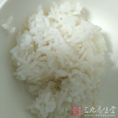 主料：米饭(蒸)350克