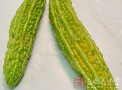 夏天是苦瓜成熟上市的季节