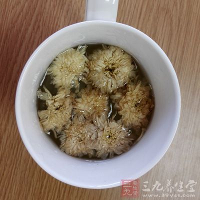 菊花泡茶缓解眼疲劳