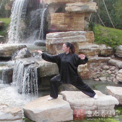 人在运动时心跳会加快，运动量越大，心跳越快