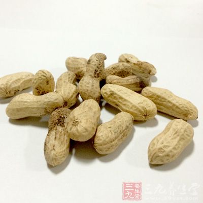 材料：花生米，大枣