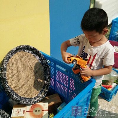 研究显示,两岁时,20%的儿童会说谎。 研究显示,两岁时,20%的儿童会说谎。