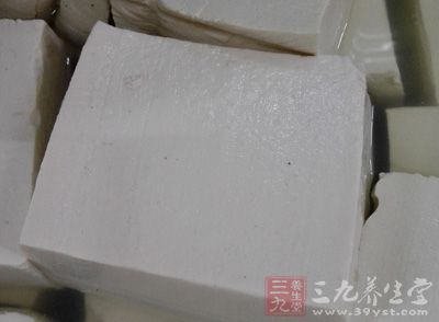 豆制品、花生等富含精氨酸的食物