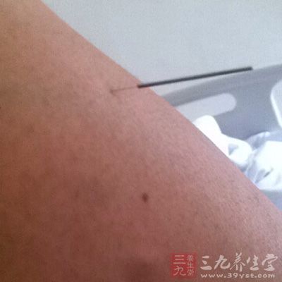 关于针灸治疗近视眼的机理，早在60年代就有人探讨过针刺对皮层视分析器机能的影响