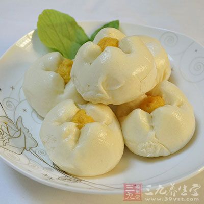 含有豐富的復(fù)合糖：面點(diǎn)、米飯、面包、干菜等