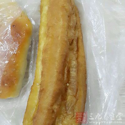 “豆?jié){油條”是典型的中國(guó)式早餐