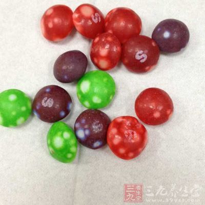 生活中糖分含量高的食物也是不建议大家多吃的