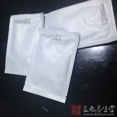 牛奶面膜：维生素E + 新鲜牛奶