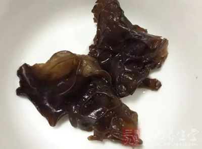 主料：黑木耳1把