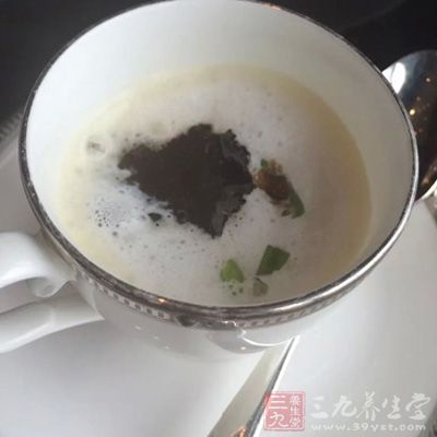喝高脂肪的浓汤易影响食欲和体形