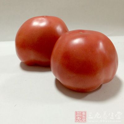 新鲜成熟的西红柿1个、白糖适量