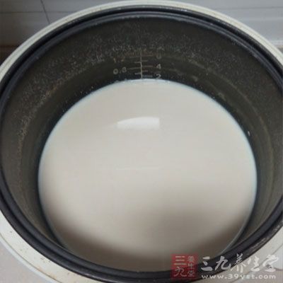 如米湯、稀粥、乳制品、豆制品、蔬菜、面條等;