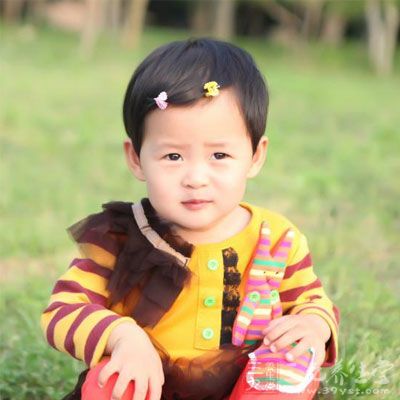 睡前加点奶粉喂饱了 睡前加点奶粉喂饱了