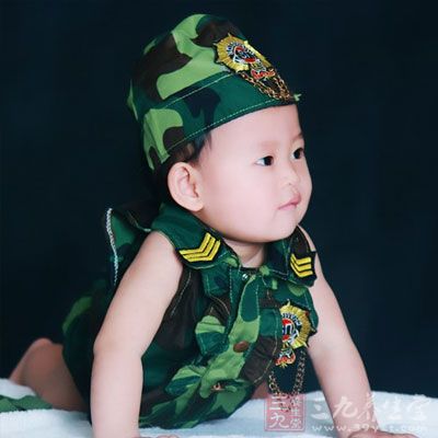 母乳喂养是妈妈和宝宝两个人的事情
