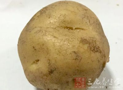 土豆含有丰富的维他命C、维他命B、铁、磷和钙