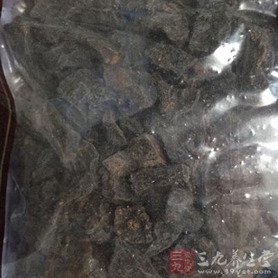 何首乌，能养血益肝，固精益肾，健筋骨，乌髭发，为滋补良药