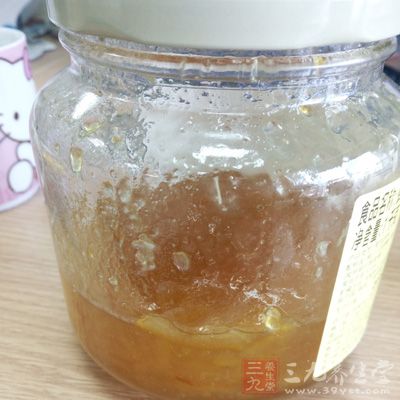蜂王浆的味道 纯天然的味道是辛辣酸的(2)