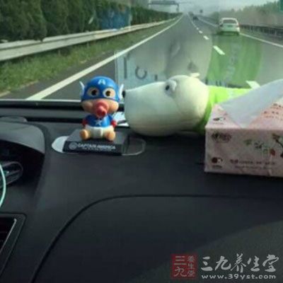 行车中每隔一段时间把车窗开启5分钟