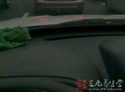 健康坐姿是关键