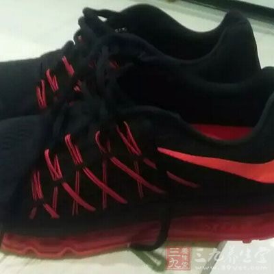 开车别穿没带鞋