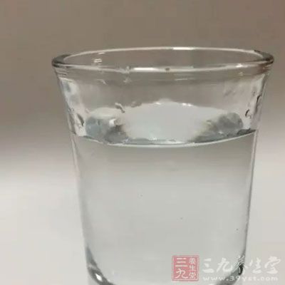 宝宝拉肚子怎么办之要大量喝白开水