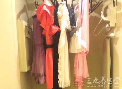 柜门品种与材料花色是否丰富多样