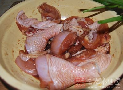 葱油鸡的正宗做法 美味又营养的家常美食