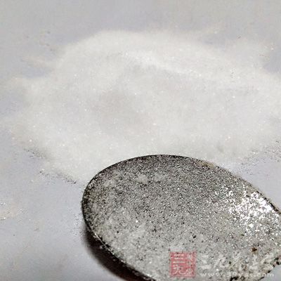 適量的細(xì)砂糖