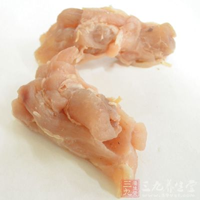 猪里脊肉200g，蒜苗(蒜薹)100g，平菇100g，西红柿1只(约150g)等