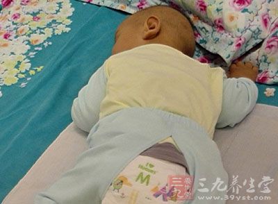 引起宝宝呕吐的原因2：胃食管反流