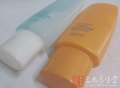 开车时记得搽防晒霜 开车时记得搽防晒霜