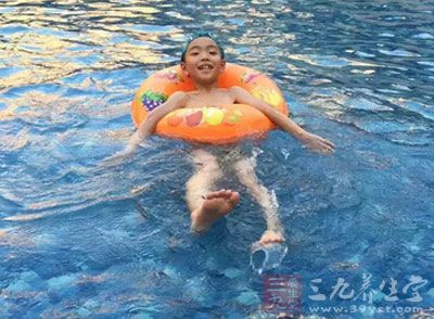 引起肿块出现的诱因是腹压的上升 引起肿块出现的诱因是腹压的上升