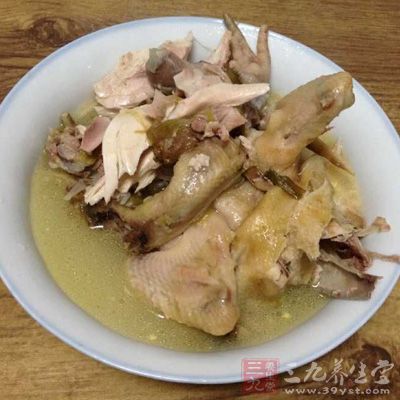 雞汁營(yíng)養(yǎng)成分不亞于雞肉本身，且比雞肉易消化吸收