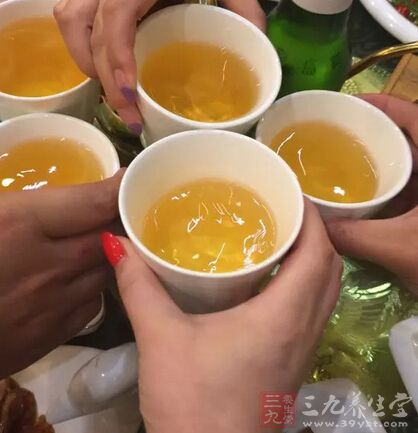 酿造啤酒的大麦芽汁中含有草酸