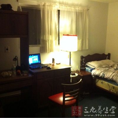 趁着早晚气温低的时候,不妨将门窗打开 趁着早晚气温低的时候,不妨将门窗打开